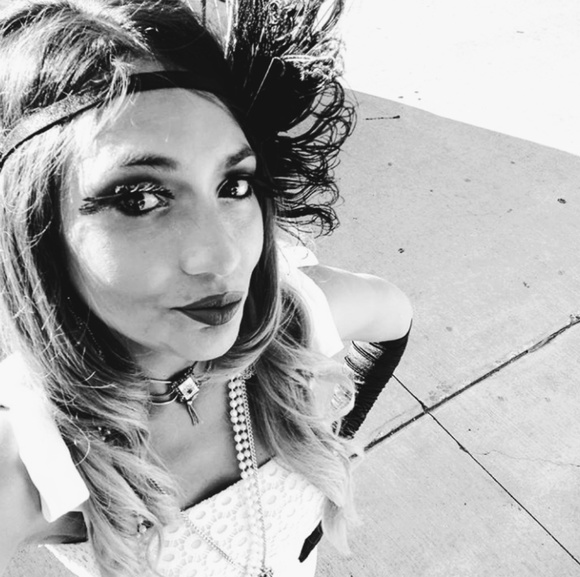 Meet your Posher, Just - Picture 1 of 1